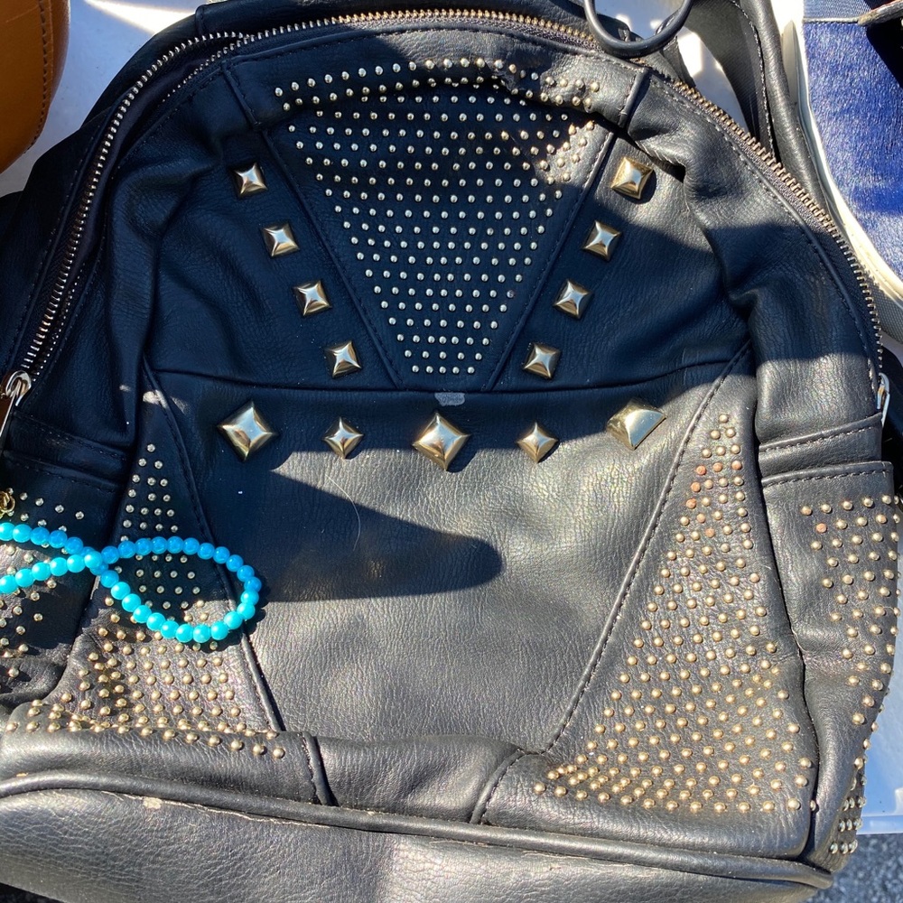 Backpack - Picture 1 of 1